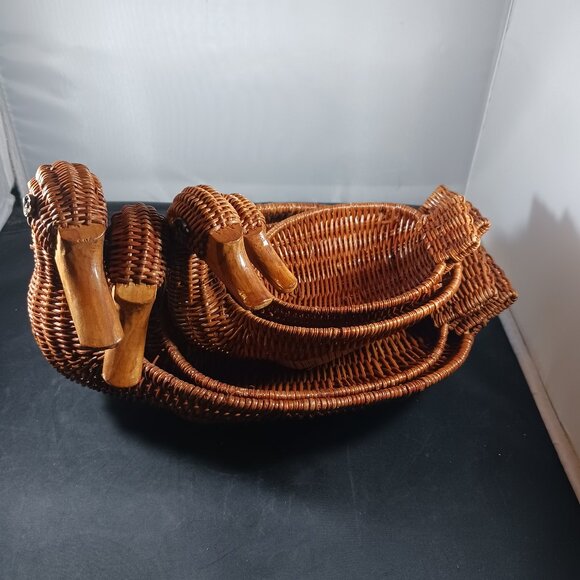 Vintage MCM Set of 4 Duck Geese Nesting Baskets - Picture 1 of 14